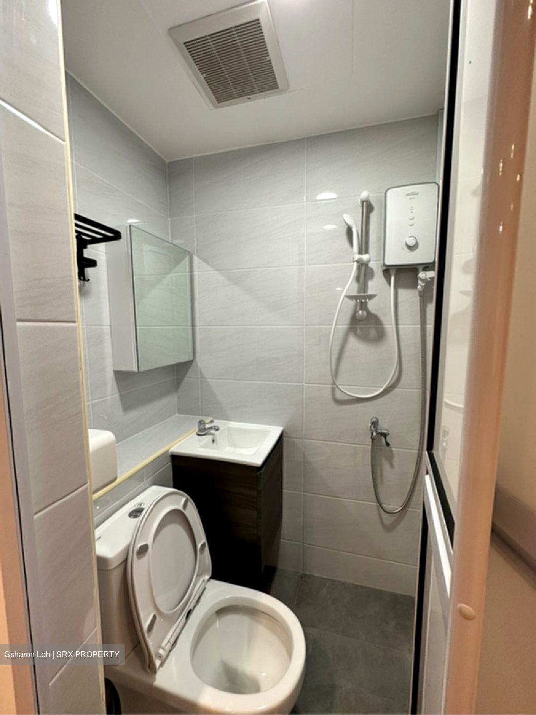 Simei Green Condominium (D18), Condominium #595713161